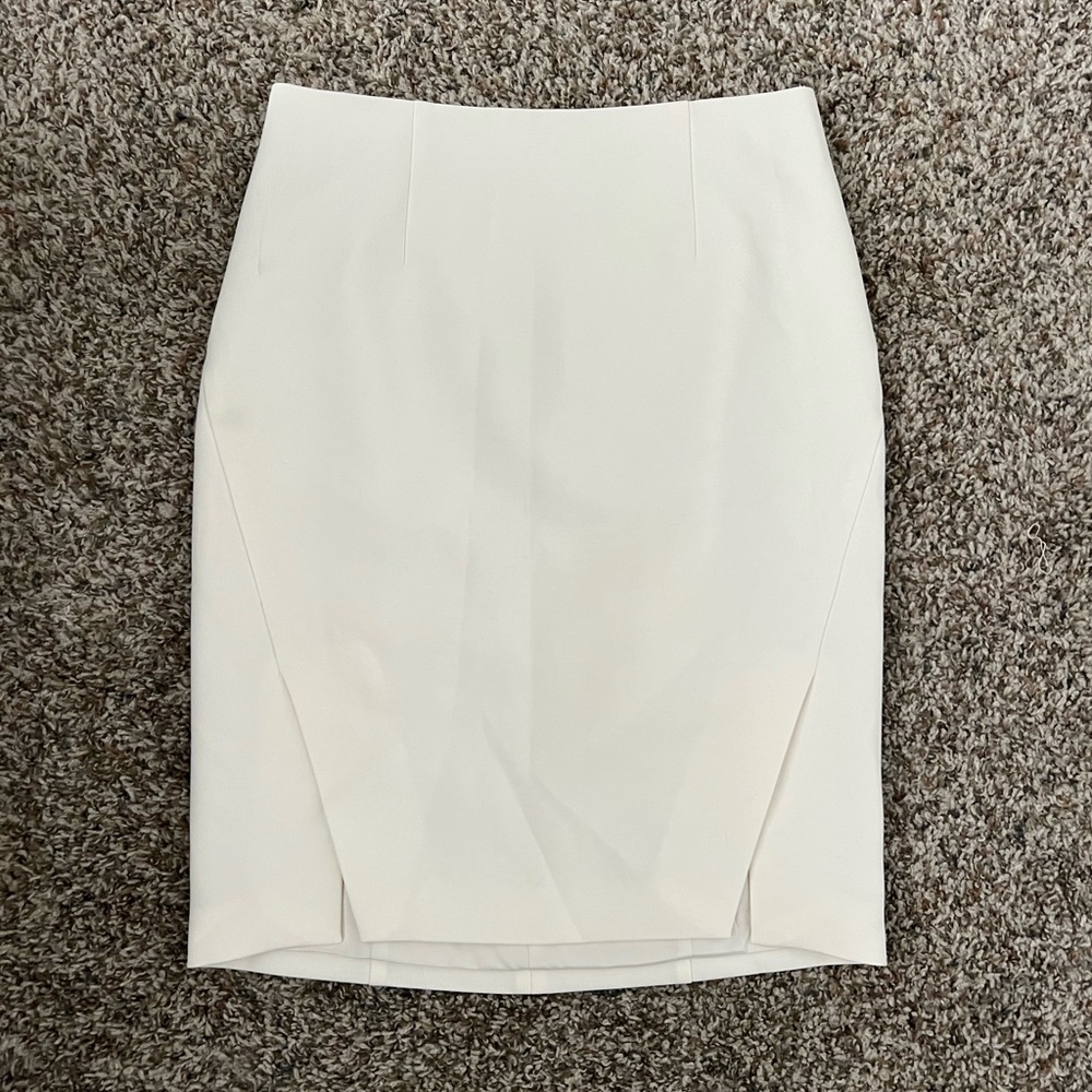 White House Black Market White Symmetrical Front Pencil Skirt